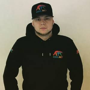 Roosteenin digitaalinen matka: Uhkapelialan yritysvirroista monialustaiseksi brändiksi
